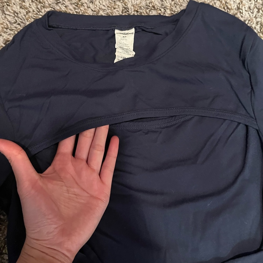 Alphalete keyhole long sleeve